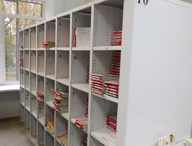 Стеллажи с ячейками для медицинских карт