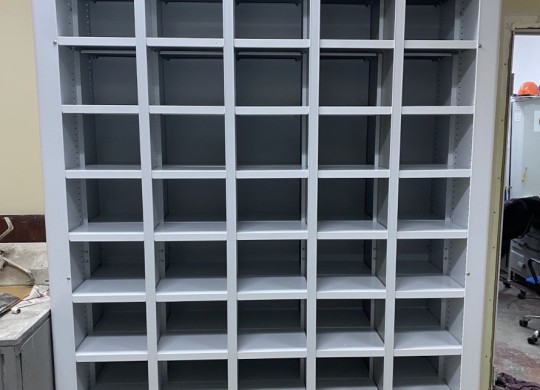 Ячеистые стеллажи с нагрузкой на полку до 60 кг